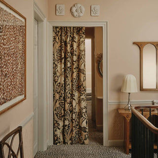 Golden Lily Velvet Magna Black